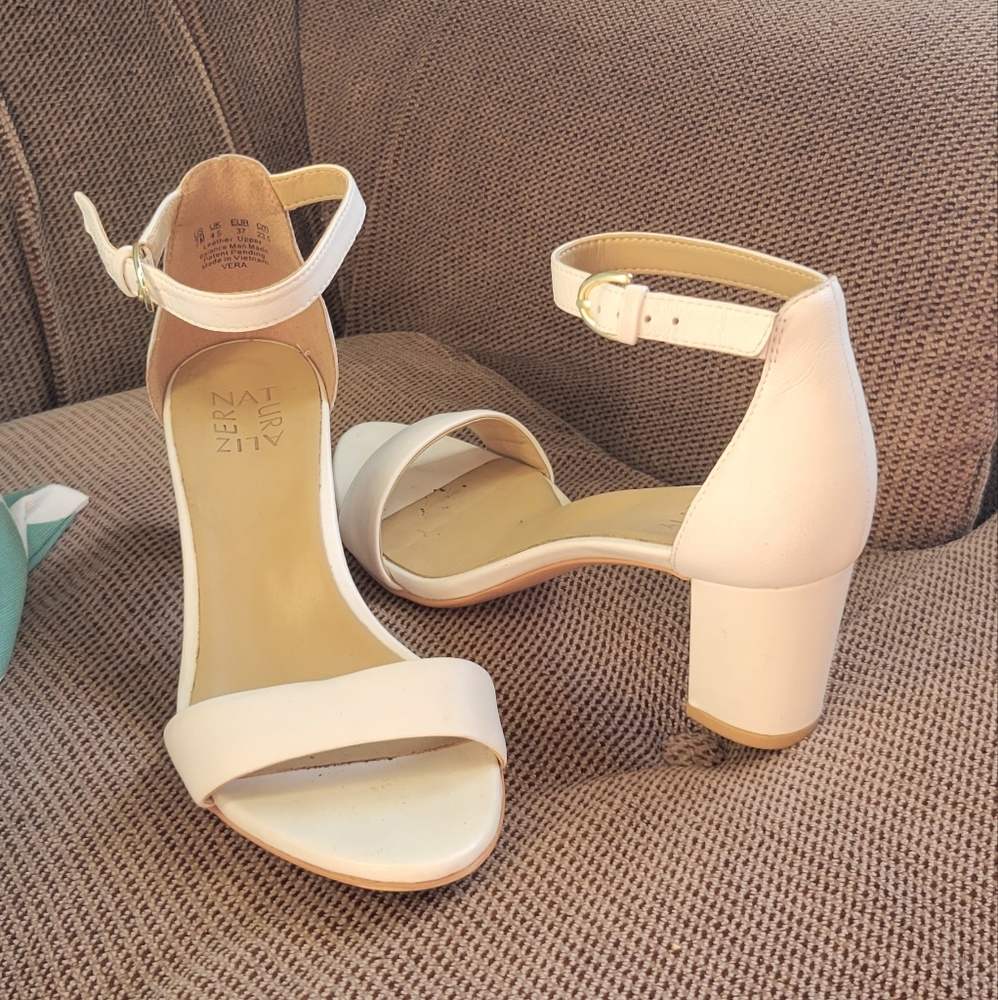 White heels Naturalizer size 7